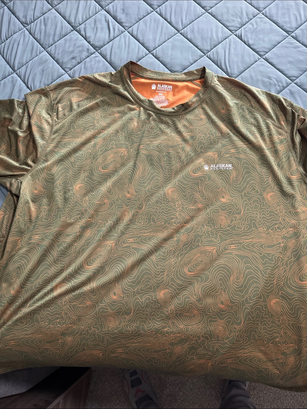 Duluth Trading Co Olive and Tan Topo-Print Short Sleeve Tee